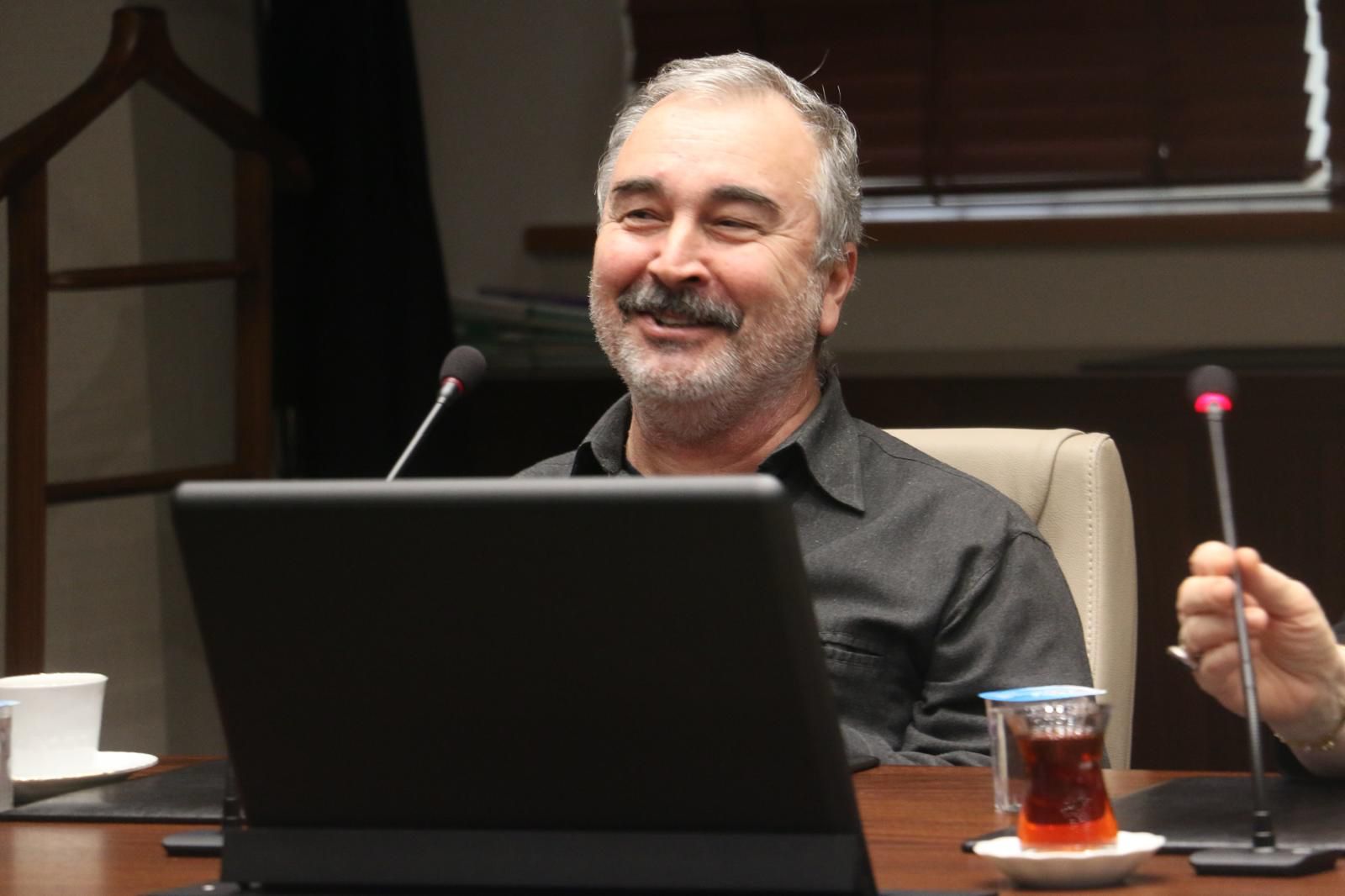 Dr. Öğr. Üyesi Ayhan ÖZŞAHİN
